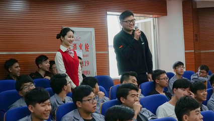 “高端培養(yǎng)共攜手 國際合作鑄星行”--戴姆勒鑄星教育項目2018年漳州宣講會在我校舉行